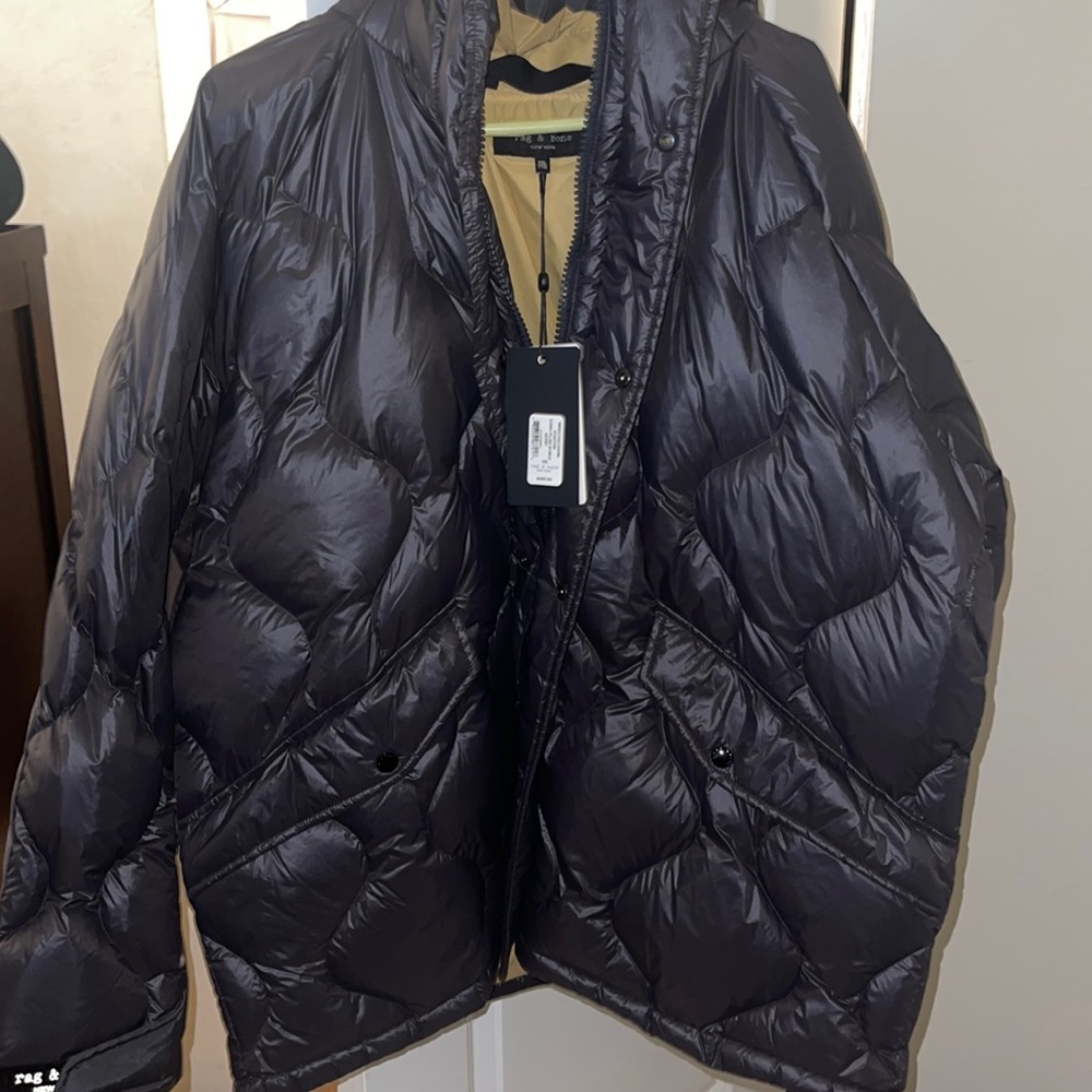 Rag and bone puffer navy blue the inside is a tan color